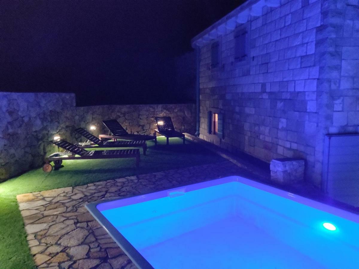 Mala Villa- Private Heated Pool ノヴァリャ エクステリア 写真